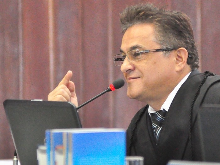 Resultado de imagem para Juiz Eduardo Guimarães