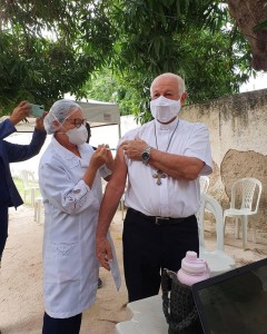 Dom Mariano incentiva vacinação (Foto: cedida)