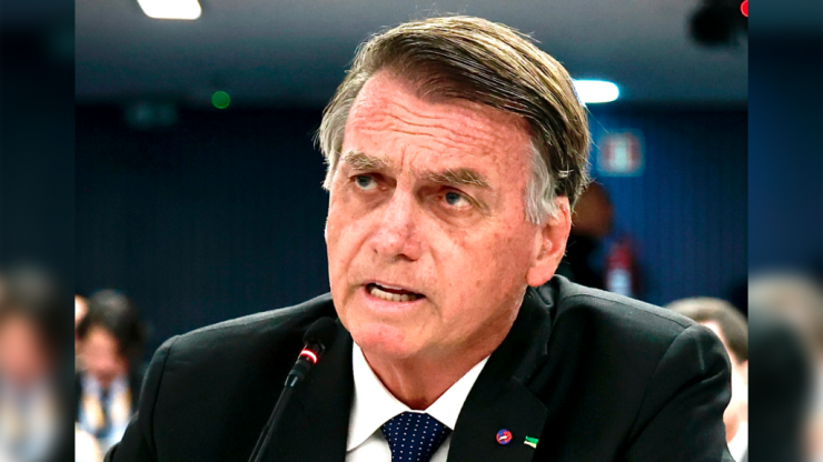 Bolsonaro disse que defensores de intervenção militar e do AI-5 não têm seu aval (Foto: Fellipe Sampaio)
