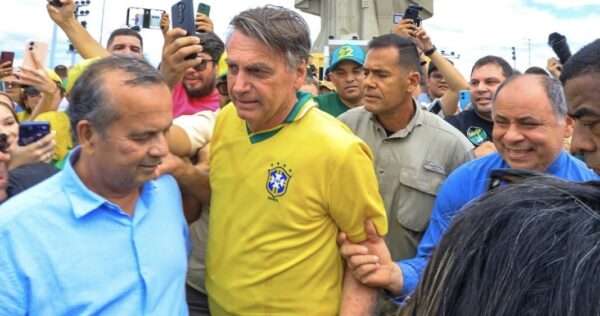Senador Rogério Marinho e Bolsonaro passaram pelo Santuário de Santa Rita de Cássia (Foto: Divulgação)