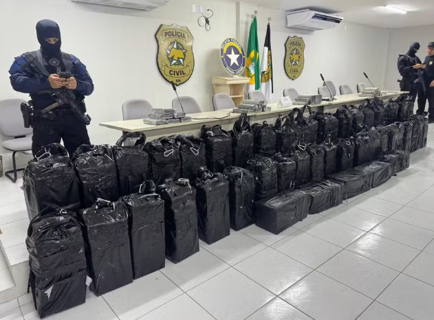 Carga foi localizado em dois locais e depois apresentada à imprensa (Foto: Sérgio Henrique S./Inter TV Cabugi)