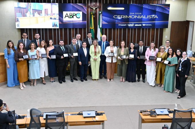 Servidores foram destacados pelos deputados (Foto: João Gilberto)