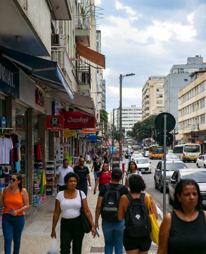 Comércio é um dos principais segmentos à contratação Arte ilustrativa com recursos de Inteligência Artificial para o BCS)