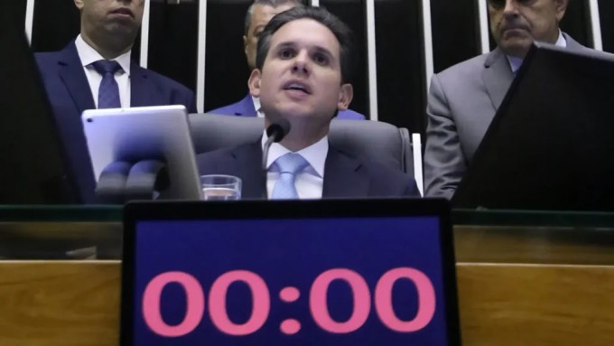 Hugo diz que parlamento dará resposta dura ao crime organizado (Foto: Kayo Magalhães/Câmara dos Deputados)
