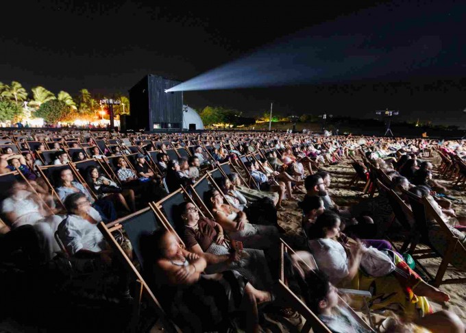 Sábado teve "casa" cheia com público diversificado e atento (Foto: Helena Wolfeson)