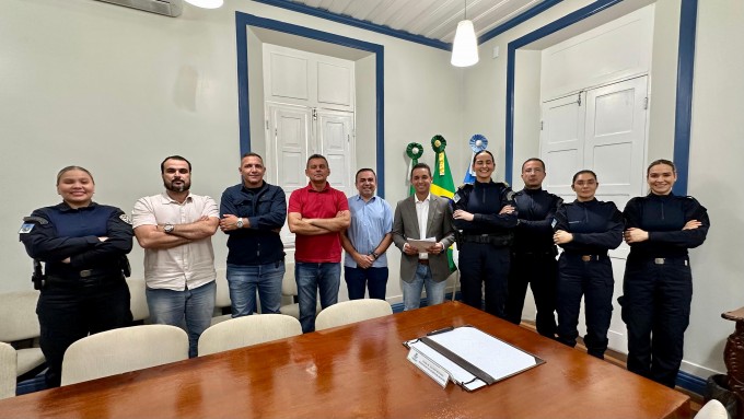 Prefeito e vice receberam representantes da Segurança Municipal (Foto: PMM)