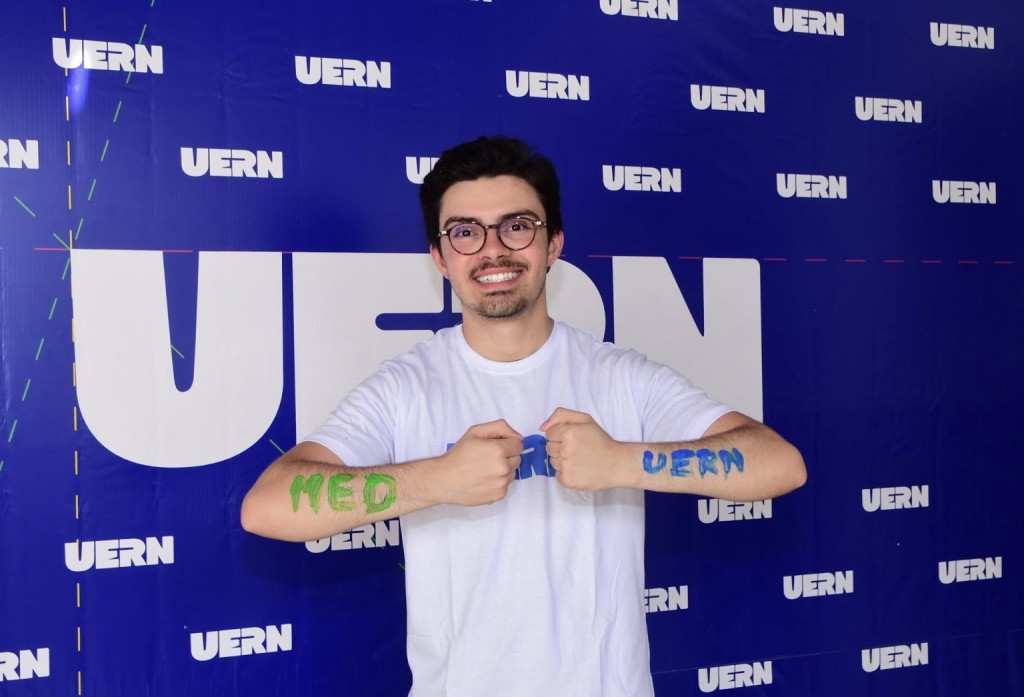João Gabriel fez opção pelos estudos, apesar de forte perfil para brilhar no futebol (Foto: Uern)