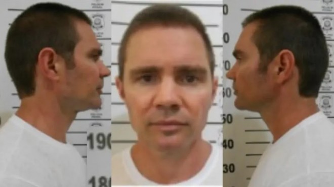 Daniel Vorcaro em identificação criminal na Polícia Federal