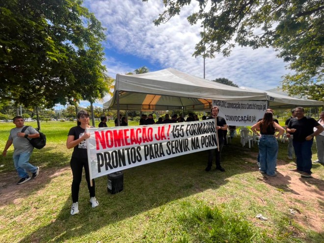 Protesto mostrou números que mostram esvaziamento da Polícia Civil e convocações que apenas repõem saídas (Foto: Divulgação)