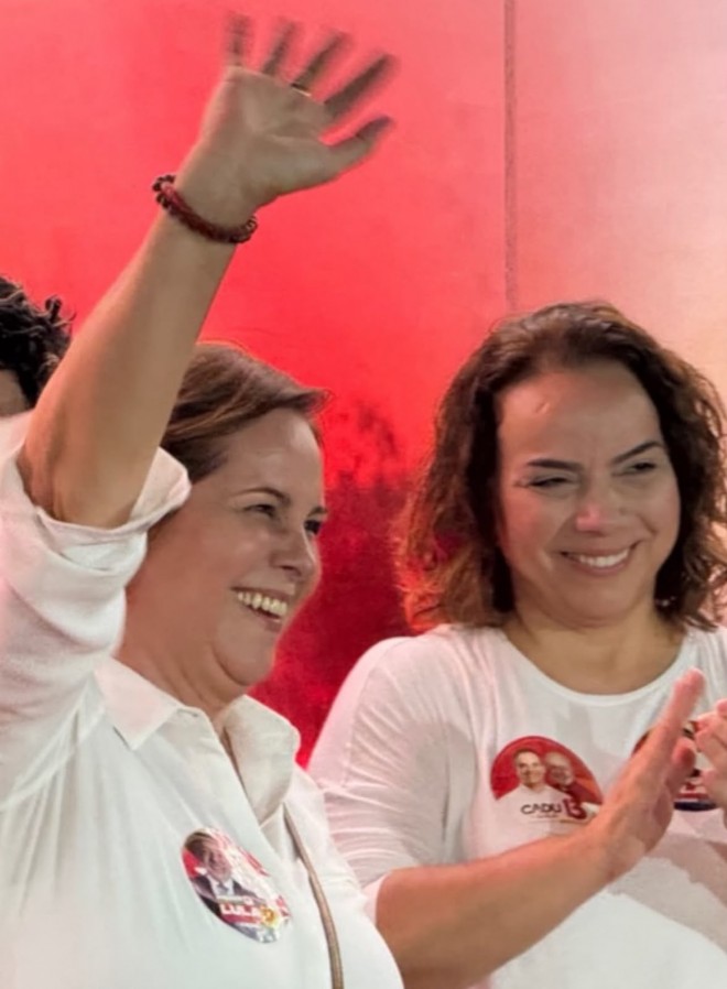 Cláudia e Larissa: ranço e ódio filtrados agora com objetivo comum (Foto: Reprodução)