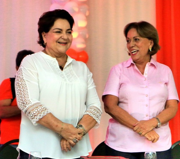 Sandra e Rosalba em 2016, quando se misturaram numa precária "união" que se arrastou por quatro anos (Foto: arquivo 09-07-16)