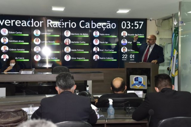Raério teve endosso de vários vereadores em pronunciamento nessa terça-feira (Foto: Edilberto Barros)