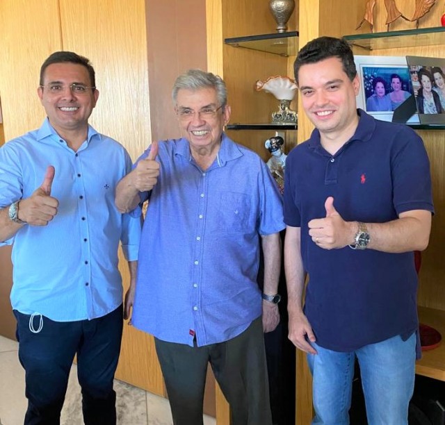 Rivelino, prefeito de Patu, esteve com Garibaldi e Walter, já antecipando que segue o ex-senador (Foto: divulgação)