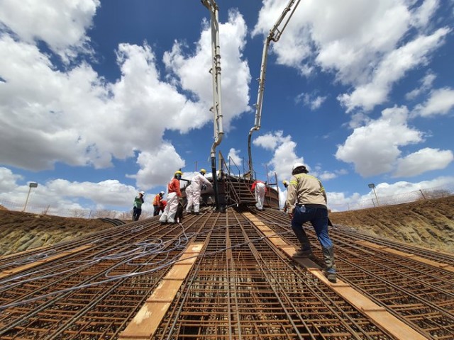 Concretagem é uma das etapas do trabalho que está em andamento (Foto: divulgação)