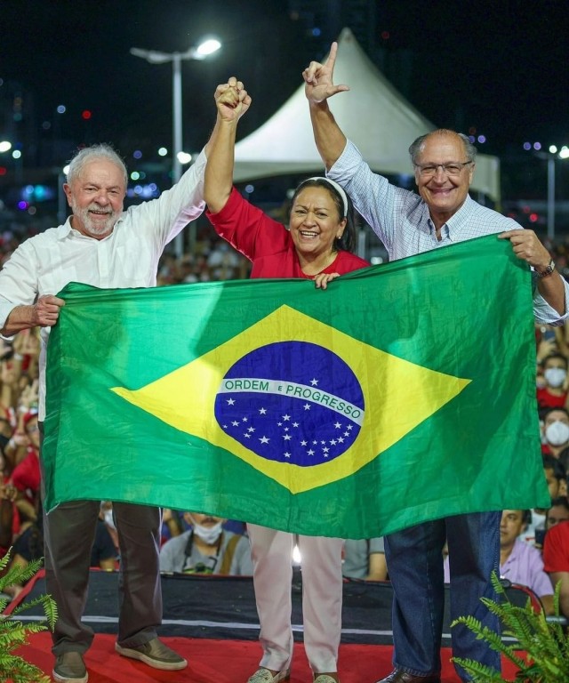 Lula, Alckmin e Fátima encerraram juntos concentração política em Natal (Foto: redes sociais)