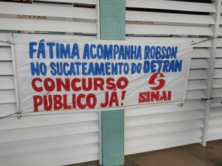 Grevistas compararam Fátima com Robson (sic), o ex-governador Robinson Faria (Foto: cedida)