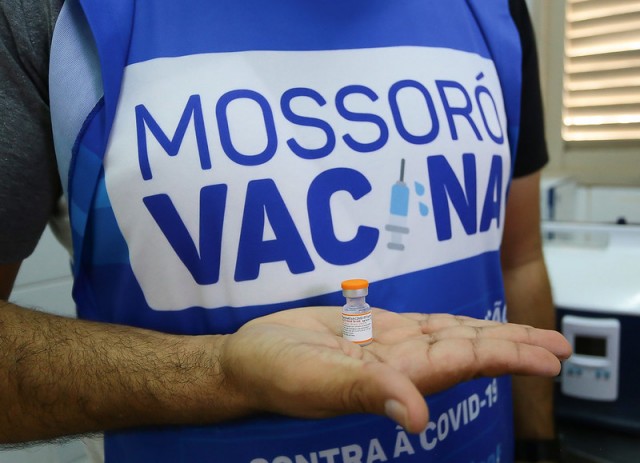 Vacinação é contra Influenza e também no combate à Covid-19 (Foto: Wilson Moreno)