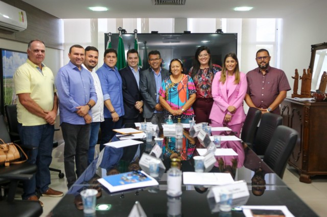 Prefeitos e governadora têm um colegiado para discussão de temas delicados, como retenção de recursos municipais (Foto: Sandro Menezes/Arquivo)