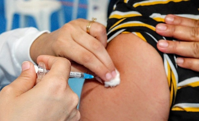 Ponto de vacinação no shopping funcionará das 10h às 18h (Foto ilustrativa)