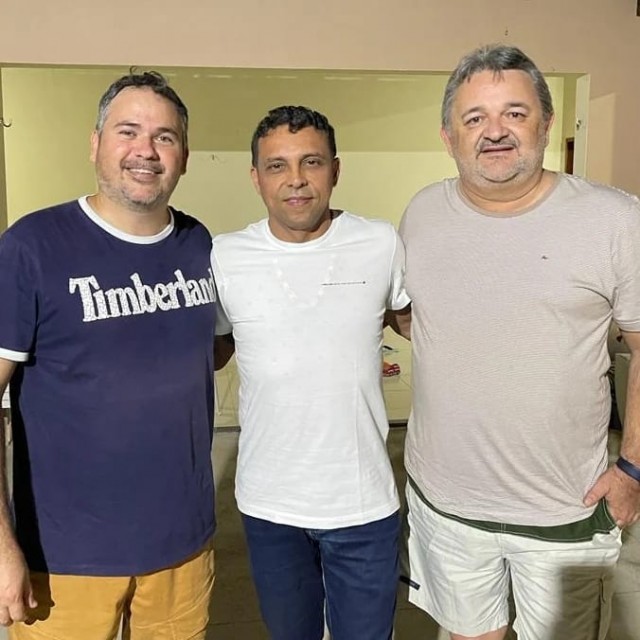 Beto teve a companhia de Brilhante e Marco Aurélio em Riacho da Cruz (Foto: Assessoria)