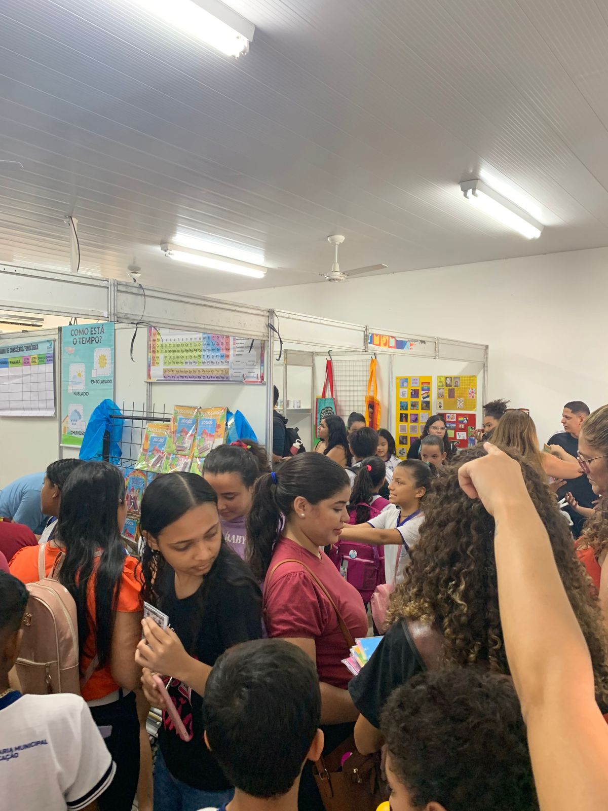 Cheque-livro fomenta aquisição de cerca de 20 mil livros