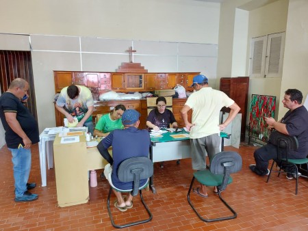 Trabalho de cadastramento visa organizar serviço (Foto: Pascom)