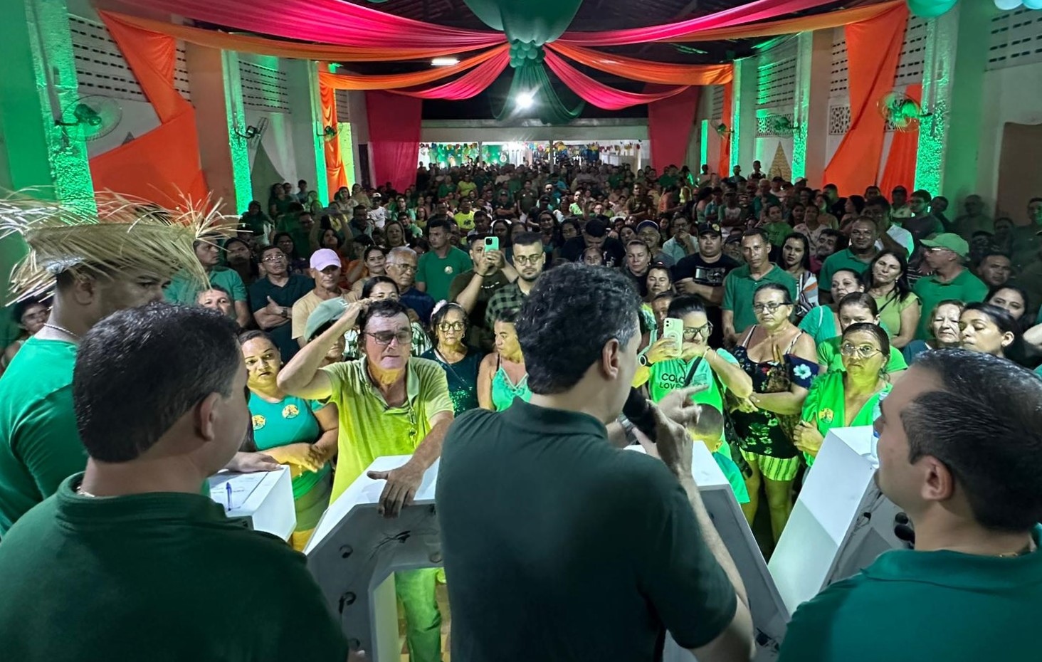 Chapa puro-sangue é apresentada para disputa municipal