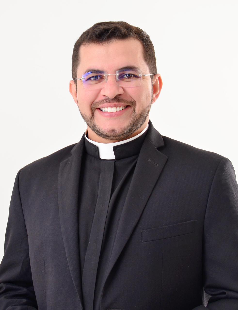 Substituto de padre Flávio tomará posse no próximo domingo