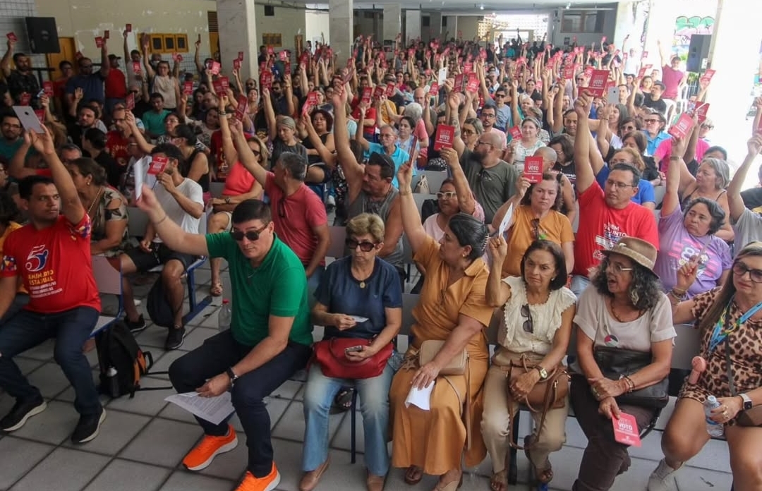 Professores rejeitam proposta do Governo Fátima e seguem em greve