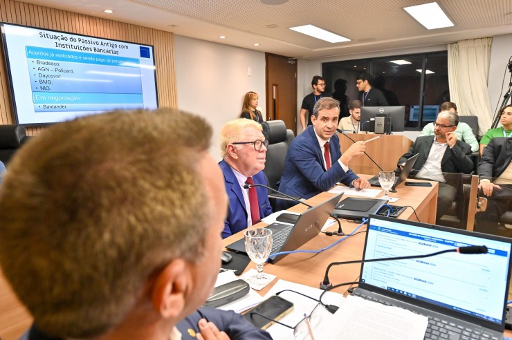 Comissão fez várias interpelações ao secretário do Governo do RN (Foto: João Gilberto)