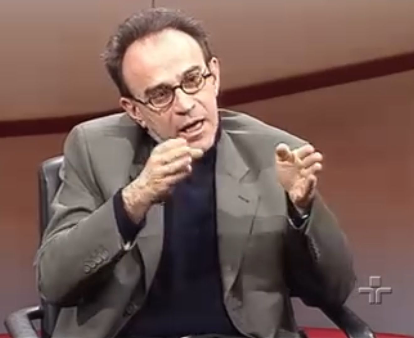 João Almino ganha homenagem de entidade cultural mossoroense