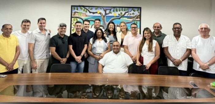 Reunião com vereadores fez parte das movimentações da prefeita (Foto: redes sociais)