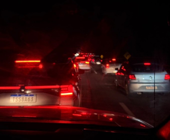 Vários quilômetros de engarrafamento em pista duplicada: Tibau-Mossoró Foto: cedida)