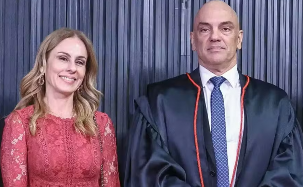 Viviane e Alexandre: posição oficial de escritório (Foto: STF)