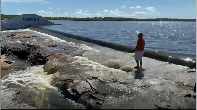 Açude Novo de Angicos teve sangria (Foto: Igarn)