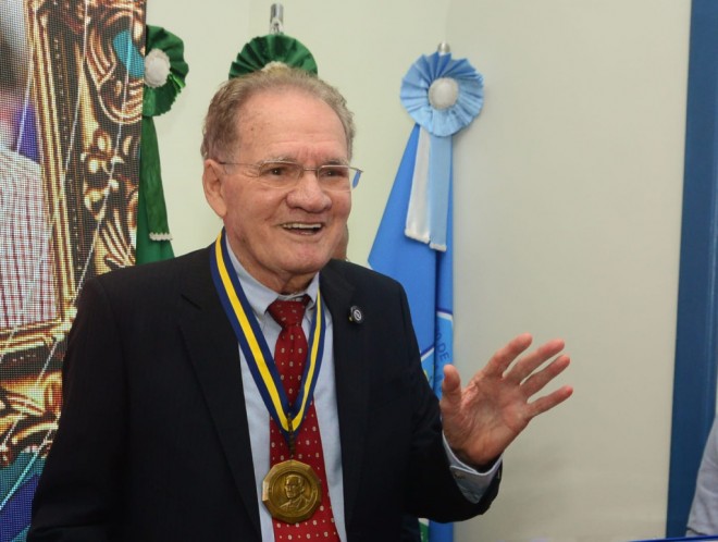 “Só eu sei avaliar a grandeza desse momento", falou, emocionado, o homenageado (Foto: Wilson Moreno)